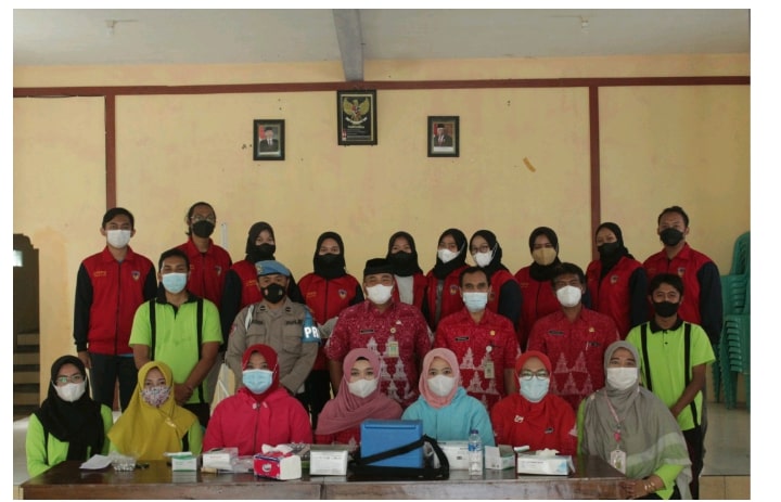 VAKSINASI-SINOVAC-DOSIS-12-DESA-PIYANGGANG-BERSAMA-KKN-UPGRIS-23-Februari-2022_a.jpg