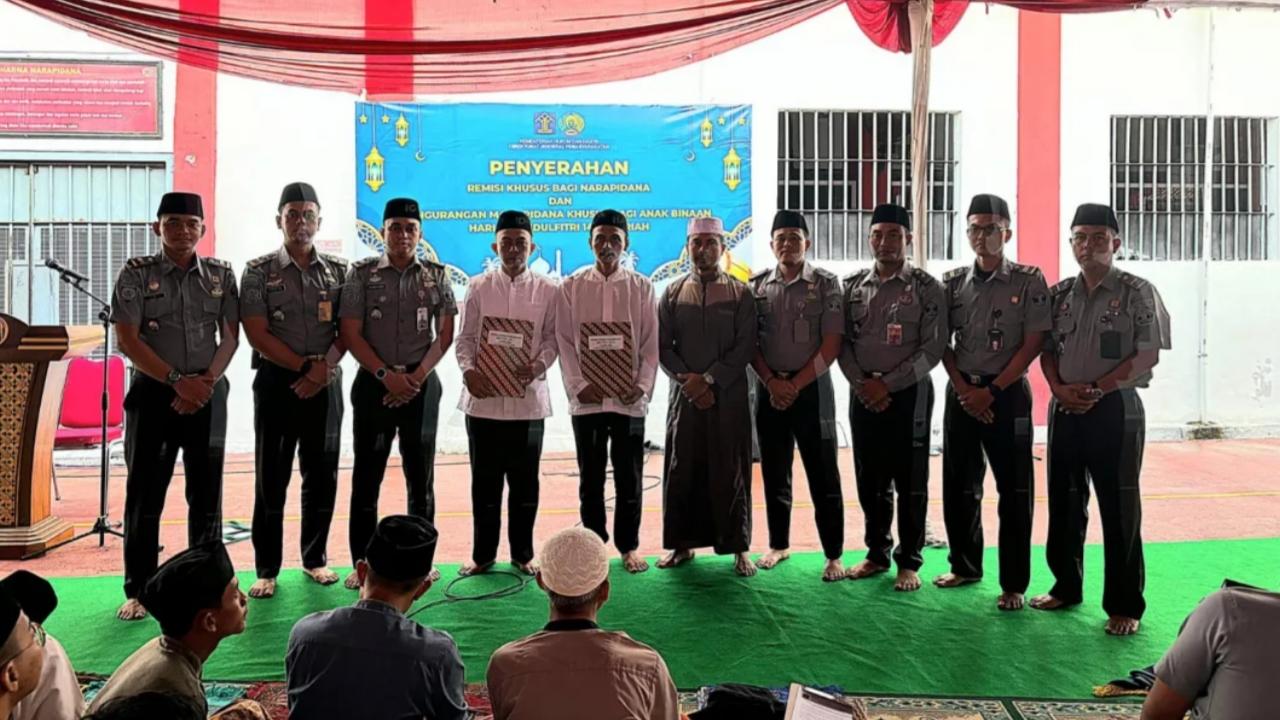 Warga-Binaan-Lapas-IIB-Cilacap-saat-menerima-remisi-Idulfitri-1445-H-Rabu-104.jpg