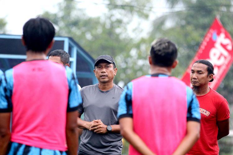 Widodo-C-Putro-dan-Agung-Prasetyo-Arema-FC.jpg