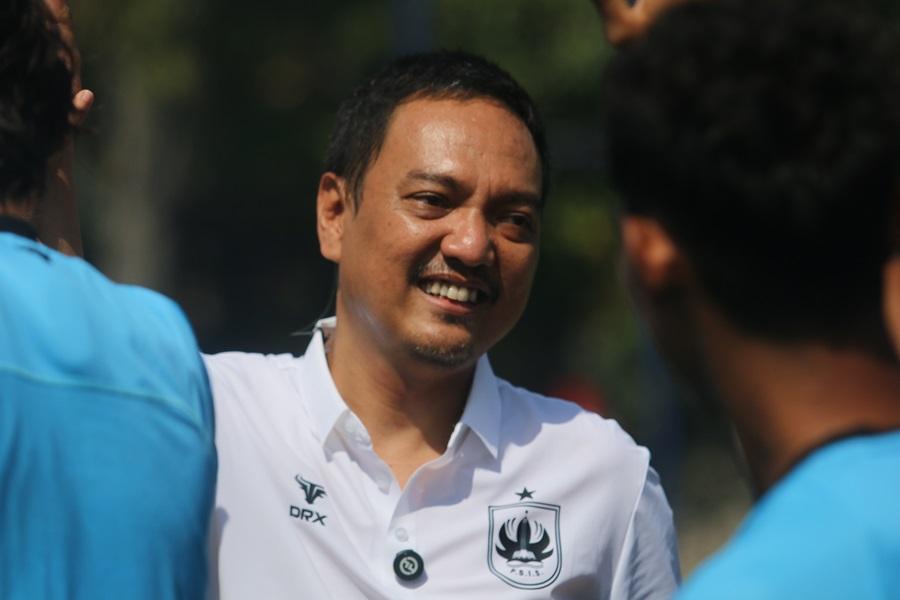 Yoyok-Sukawi-Pantau-Latihan-Tim-PSIS-Semarang.jpg