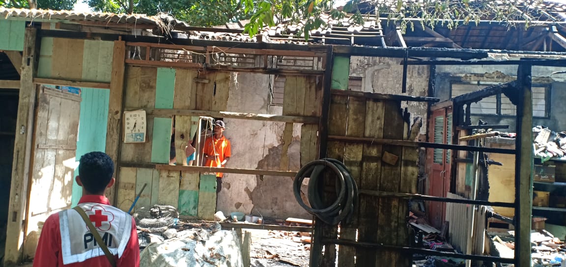 Akibat Korsleting Listrik, Rumah Di Desa Pamongan Demak Ludes Terbakar