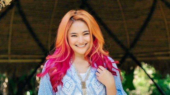 aktris-indonesia-marshanda-ia-yang-sempat-dikabarkan-hilang-di-amerika-serikat-kini-sudah-ditemukan.jpg