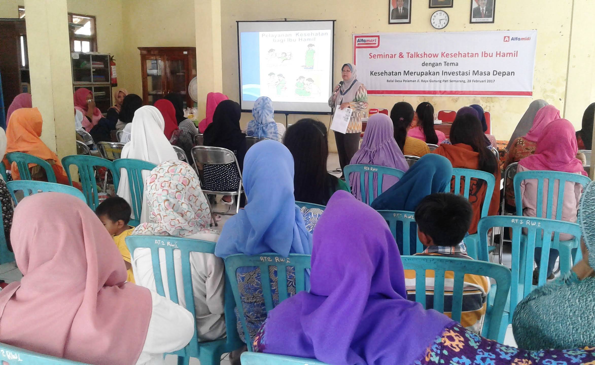 Sambut Hari Gizi, Alfamart Gelar Seminar dan Talkshow Kesehatan Ibu Hamil di Mijen Semarang