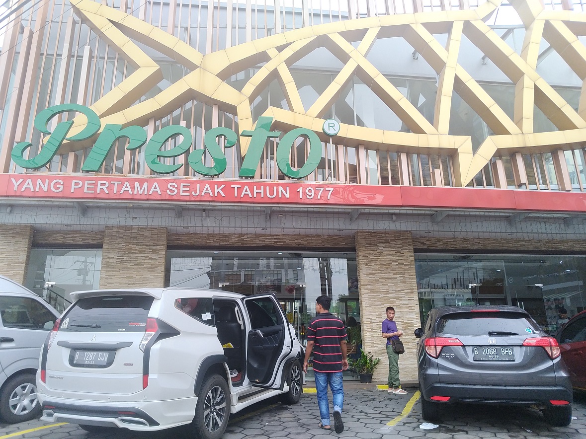 Libur Natal dan Tahun Baru, Bandeng Presto 1977 Jalan Pandanaran Semarang Alami Lonjakan Pembeli