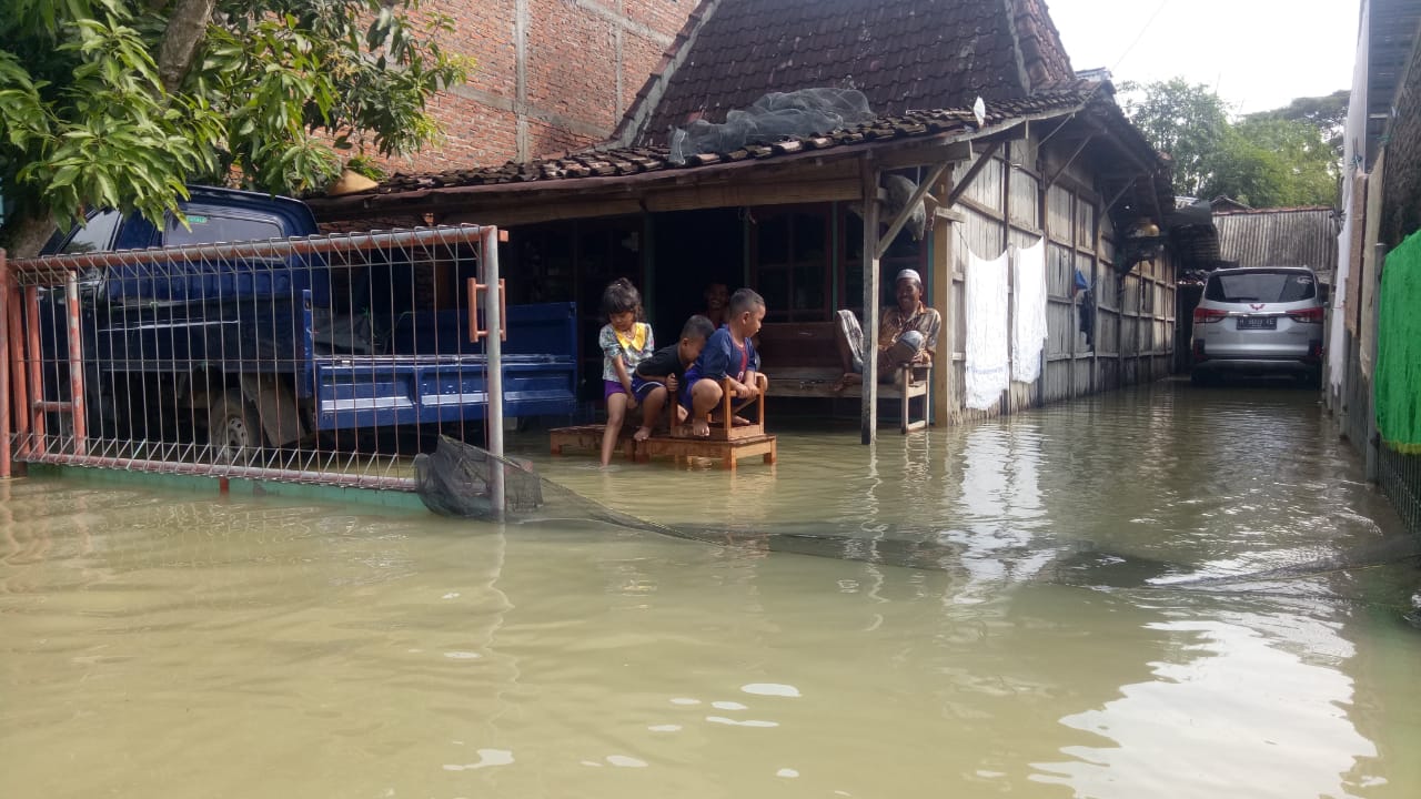 Sungai Dombo Sayung Meluap, 200 Kepala Keluarga Kebanjiran
