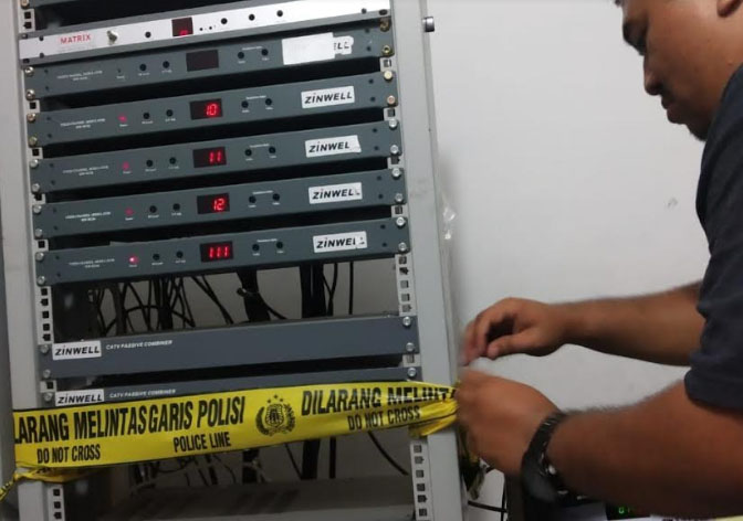 Tim Bareskrim Polri Sita Dekoder TV Kabel Berbayar di Ungaran