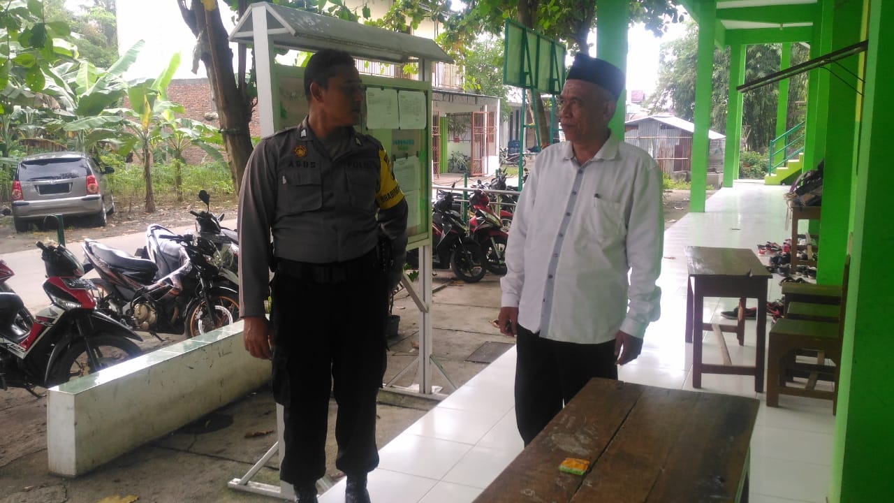 Bhabinkamtibmas Polsek Sayung Demak Lakukan Pengamanan UNBK di MA An Nidham