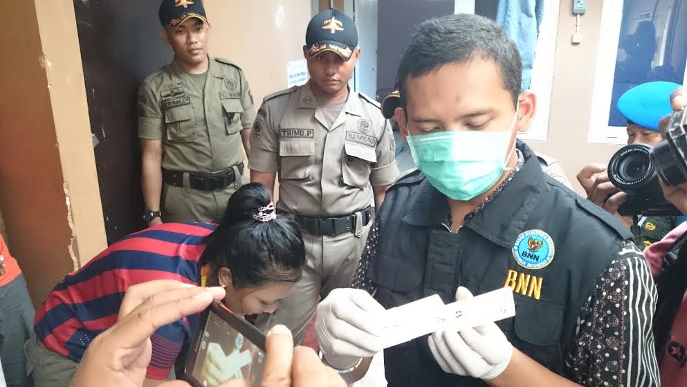 bnn-purbalingga-razia-narkoba-di-kos-kosan_20150529_140232.jpg