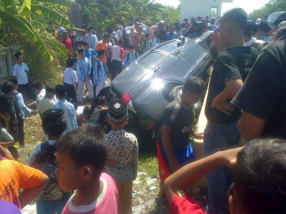 BREAKING NEWS Kepala Ombudsman Jateng Tewas Tertabrak Kereta Api di Mranggen