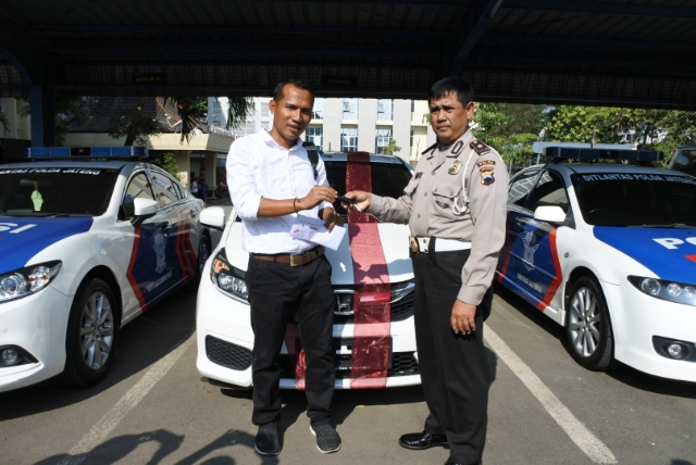 Polisi Ini Beruntung Dapat Honda Brio Seusai Ikuti Millenial Road Safety Festival di Simpanglima