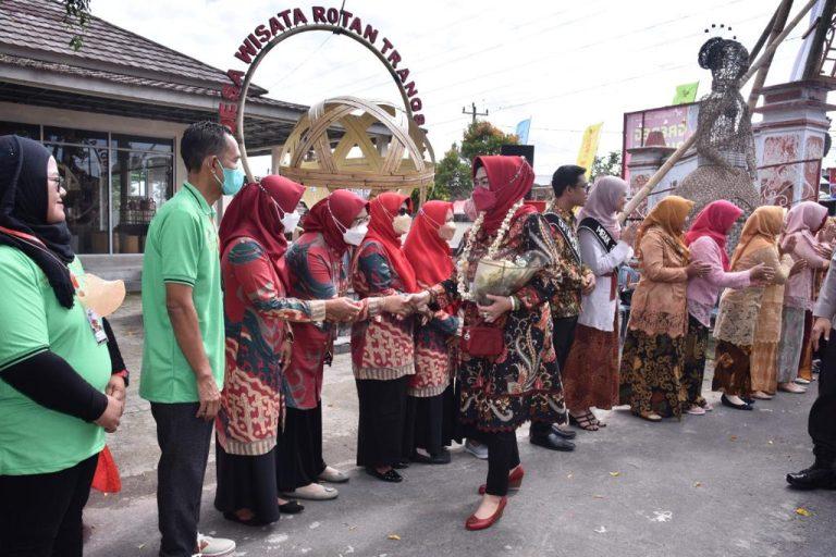 Bupati Sukoharjo Buka Grebeg Penjalin di Desa Trangsan Sentra Kerajinan Rotan