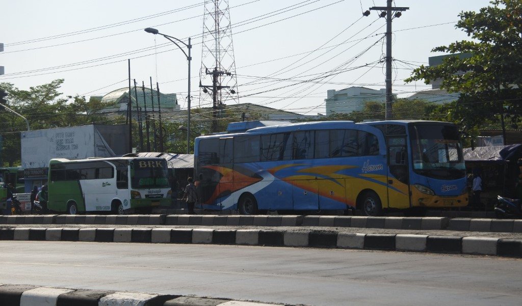 bus-terlihat-masih-berhenti-di-kawasan-terminal-terboyo-semarang.jpg