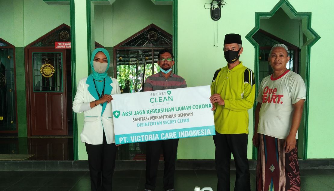 PT Victoria Care Indonesia Lakukan Penyemprotan Disinfektan ke Masjid-masjid