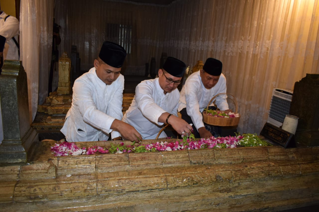 Peringati HUT ke-516 Demak, Kapolres Bersama Forkopimda Ziarah ke Makam Raja Demak