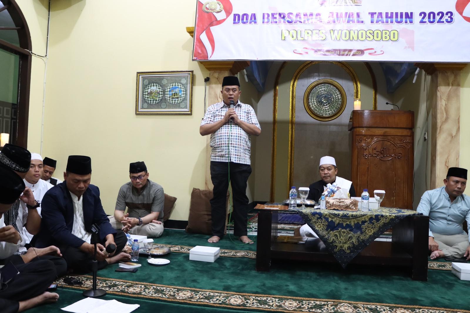 Mengawali Tugas Awal Tahun, Polres Wonosobo Gelar Doa Bersama dengan Anak Yatim