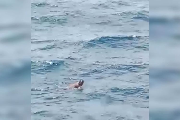 edward-seorang-warga-kecamatan-lasalimu-pantai-kabupaten-buton-sulawesi-tenggara.jpg