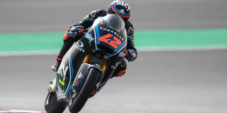 jateng/francesco-bagnaia-saat-menjalani-salah-satu-sesi-di-sirkuit-losail-qatar_20180318_223918.jpg