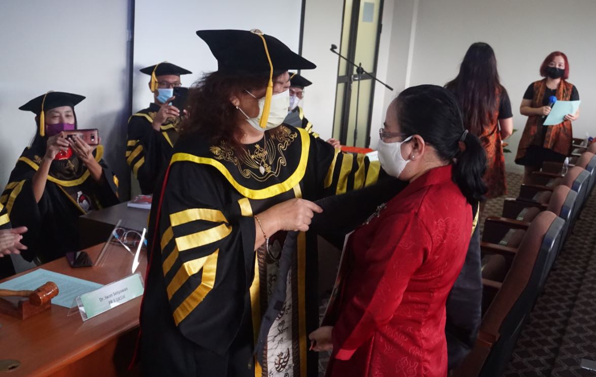 Teliti CSR Perusahaan Sidomuncul, Hani Sirine Dosen FEB UKSW Salatiga Raih Gelar Doktor