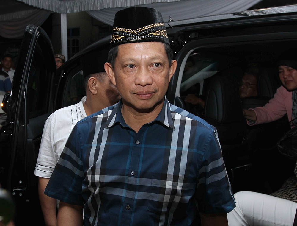 jenderal-tito-karnavian-saat-ayahnya-meninggal_20161103_121703.jpg