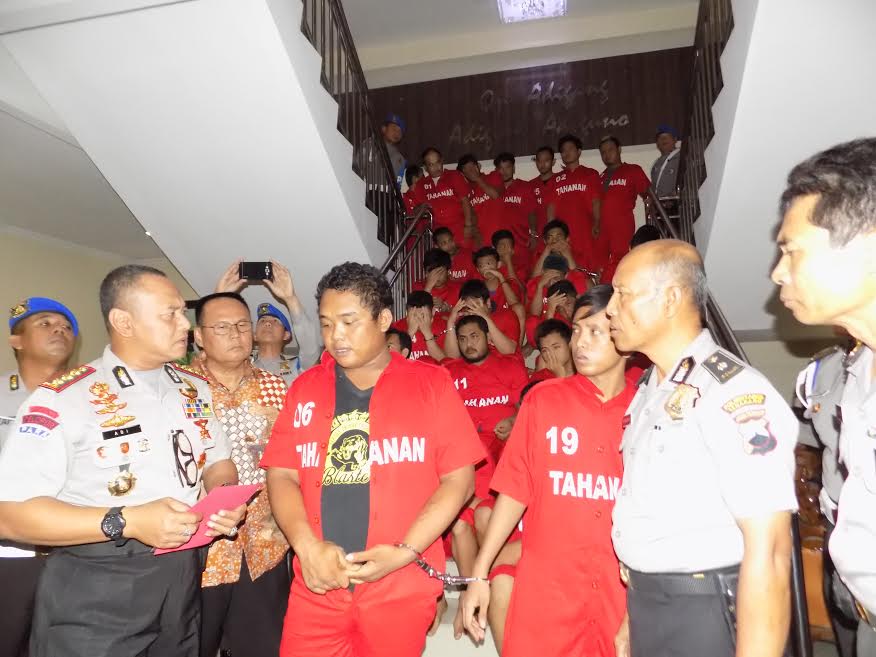 kapolrestabes-semarang-kombes-pol-abiyoso-seno-aji-gelar-perkara-kasus-narkoba_20161214_233748.jpg