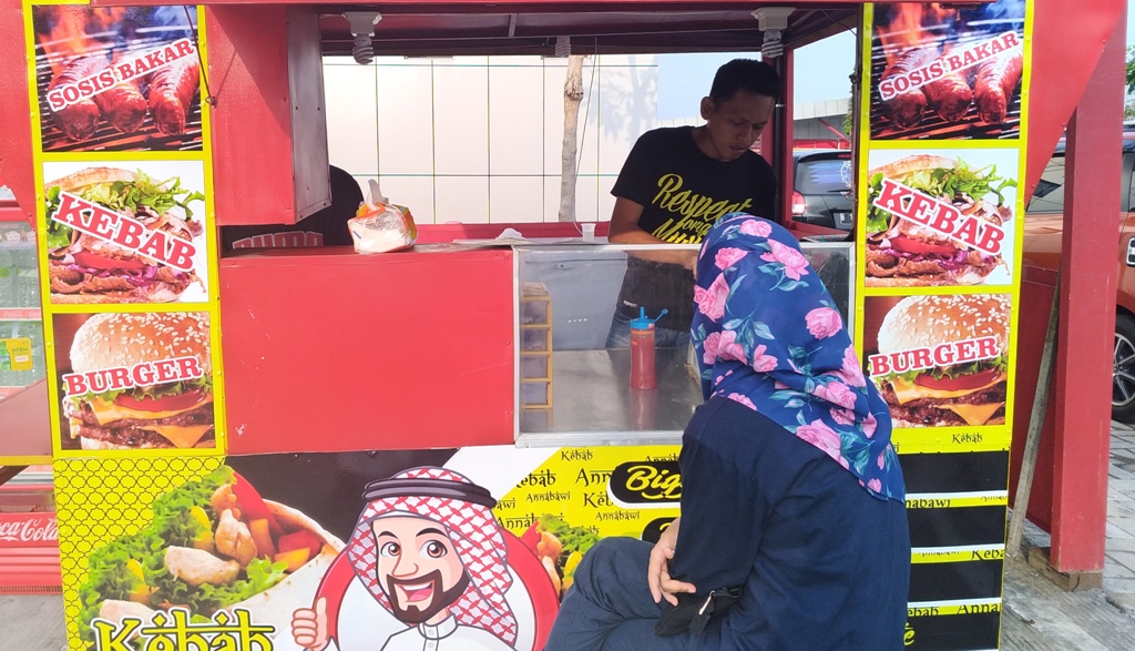 Nikmati Kebab Sapi di Rest Area KM 22 Tol Semarang - Bawen