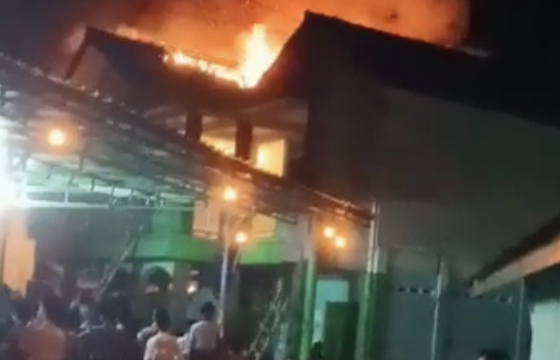 kebakaran-d-ponpes-bina-insani.jpg