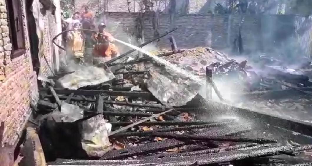 Video Kebakaran Tiga Rumah di Tegalarum Mranggen Demak
