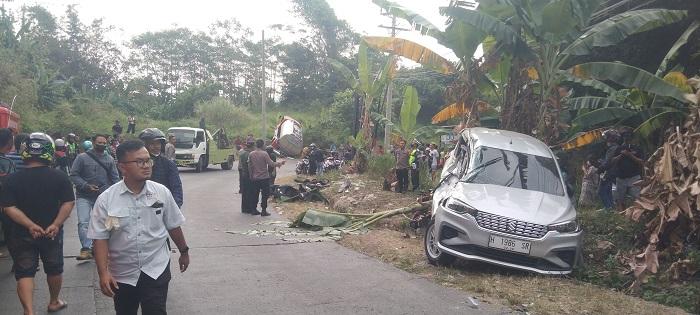 kecelakaan-lalu-lintas-di-turunan-Jatibarang.jpg