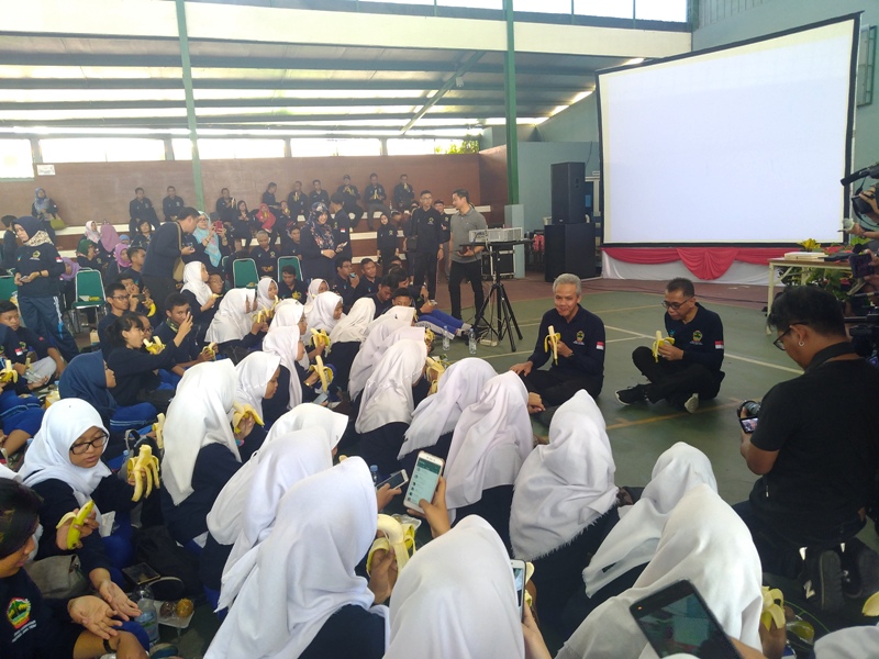 VIDEO SEMARANG : Ganjar Pranowo Hadiri Gebyar Germas Pelajar Jateng di GOR Upgris