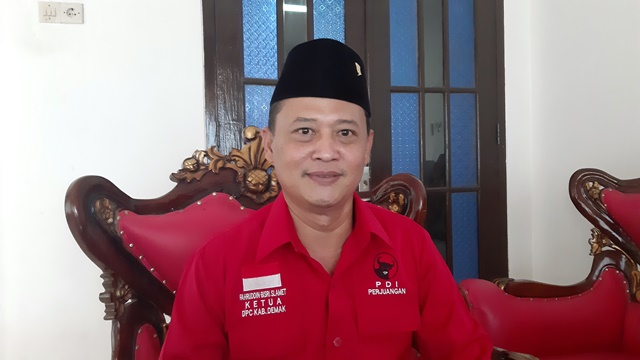 ketua-dpc-pdi-p-demak-fahruddin-bisri-slamet-saat-ditemui-tribunjateng.jpg