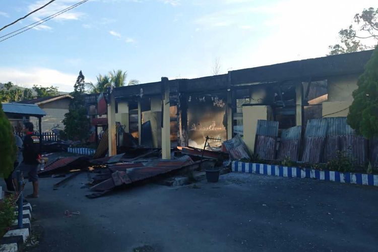 Massa di Jayapura Papua Bakar Polsek, Polisi Ungkap Penyebabnya