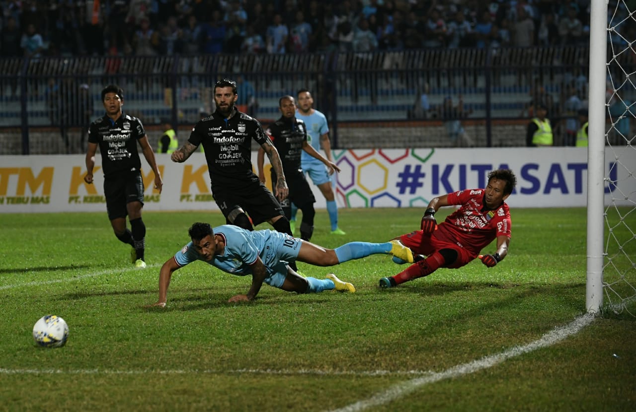 Persib Bandung Naik 4 Tingkat di Klasemen Liga 1 2019 Usai Imbang Lawan Persela Lamongan
