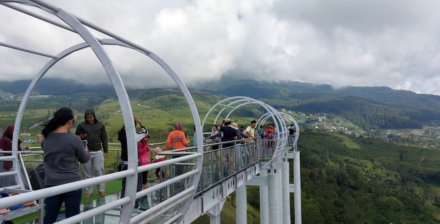 The Lawu Group Karanganyar: Hari Ini Puncaknya Libur Lebaran