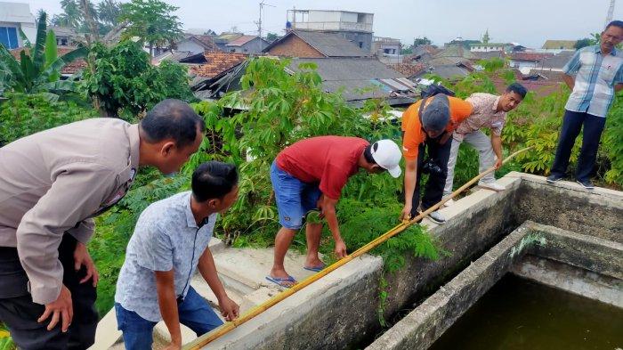 Jasad Dua Bocah Kakak Beradik Ditemukan Berpelukan Setelah Keduanya Tewas Tercebur di Kolam