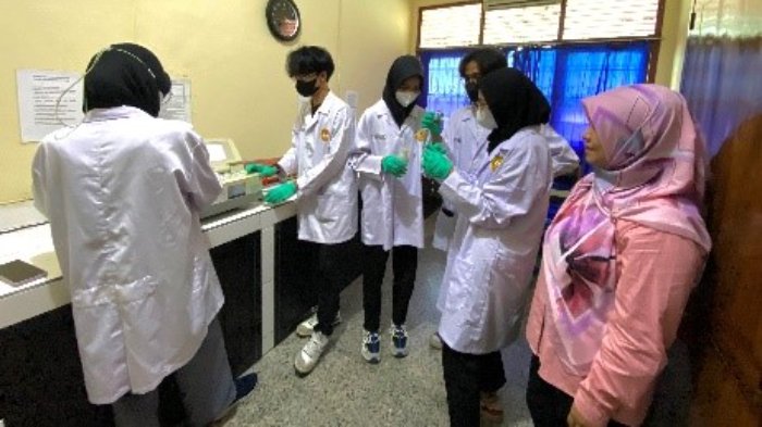 mahasiswa-unsoed-manfaatkan-limbah-agronomi-jadi-bahan-pendegradasi.jpg