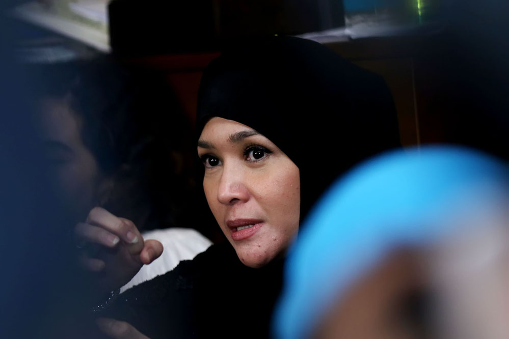 Demi Kemanusiaan, Maia Estianty Rela Lelang Sepatu Kesayangan Pemberian Suami saat Masih Pacaran