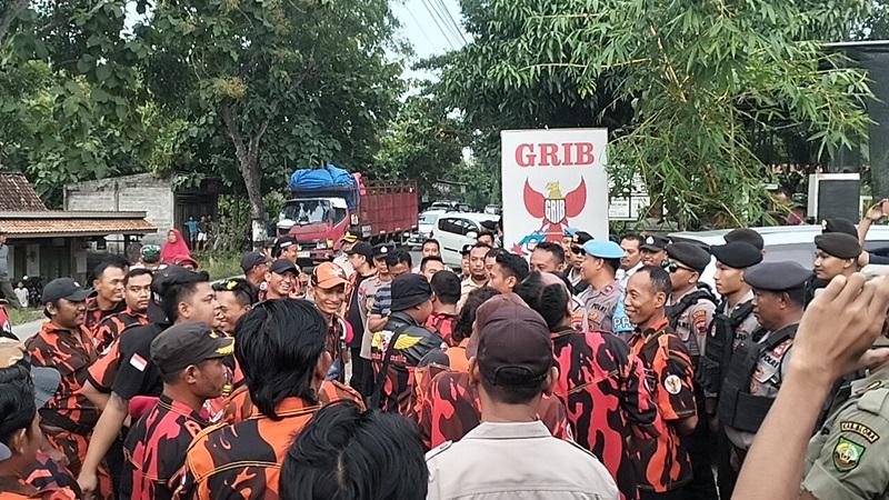 Video Markas GRIB di Blora Digeruduk Puluhan Anggota Pemuda Pancasila Suarakan Penolakan