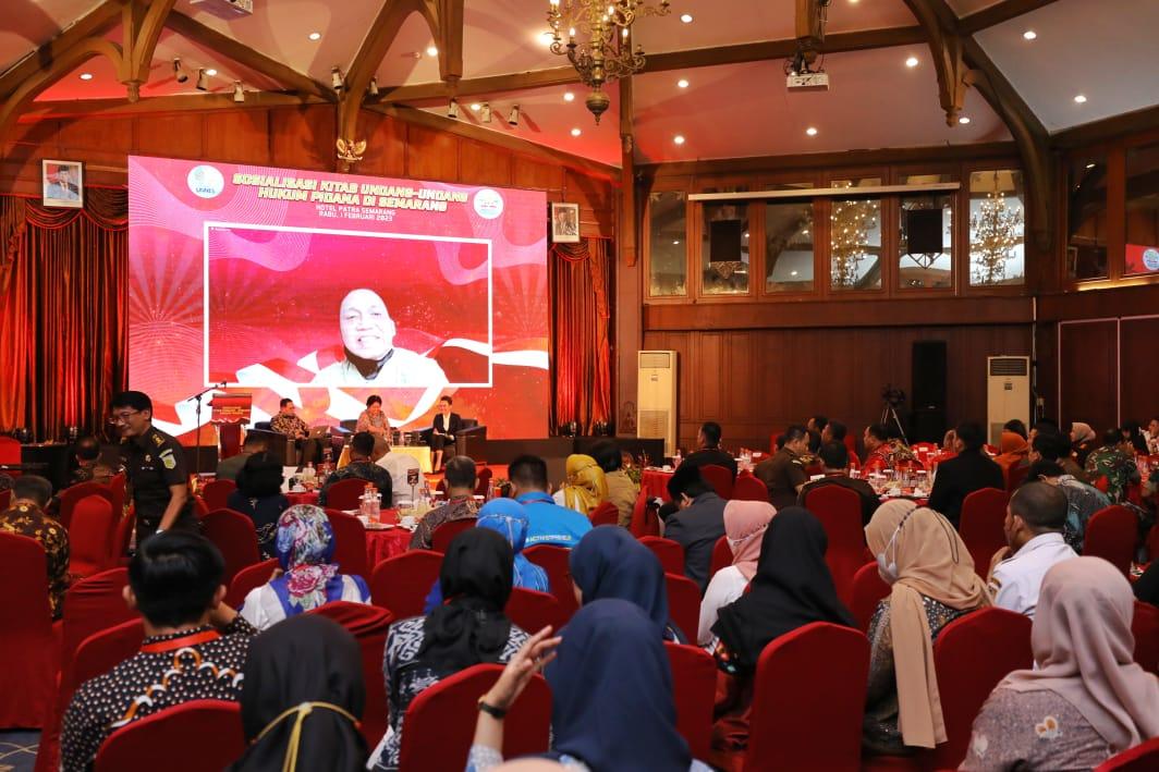 Gandeng Guru Besar FH Berbagai Perguruan Tinggi, Mahupiki Sosialisasi KUHP Baru di Kota Semarang