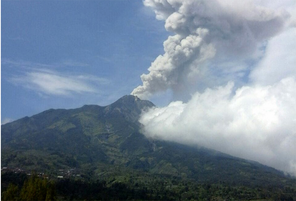 merapi-meletus-lagi-21-mei_20180521_105402.jpg