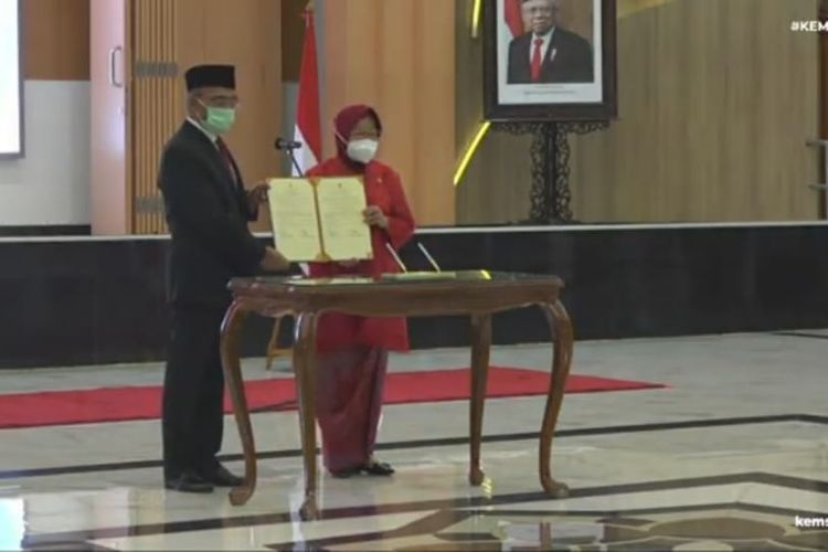 Canda Tawa Sertijab Muhadjir Effendy dan Risma: 