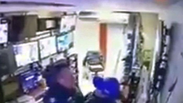 Tak Tahu Kantor Dipasang CCTV, Dua Oknum Polisi Berhubungan Intim saat Jam Kerja, Videonya Viral