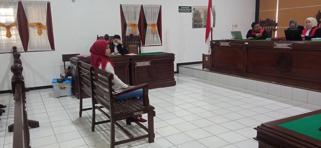 order-fiktif-Niken-Mayang-Sari-saat-menjalani-persidangan-kedua.jpg
