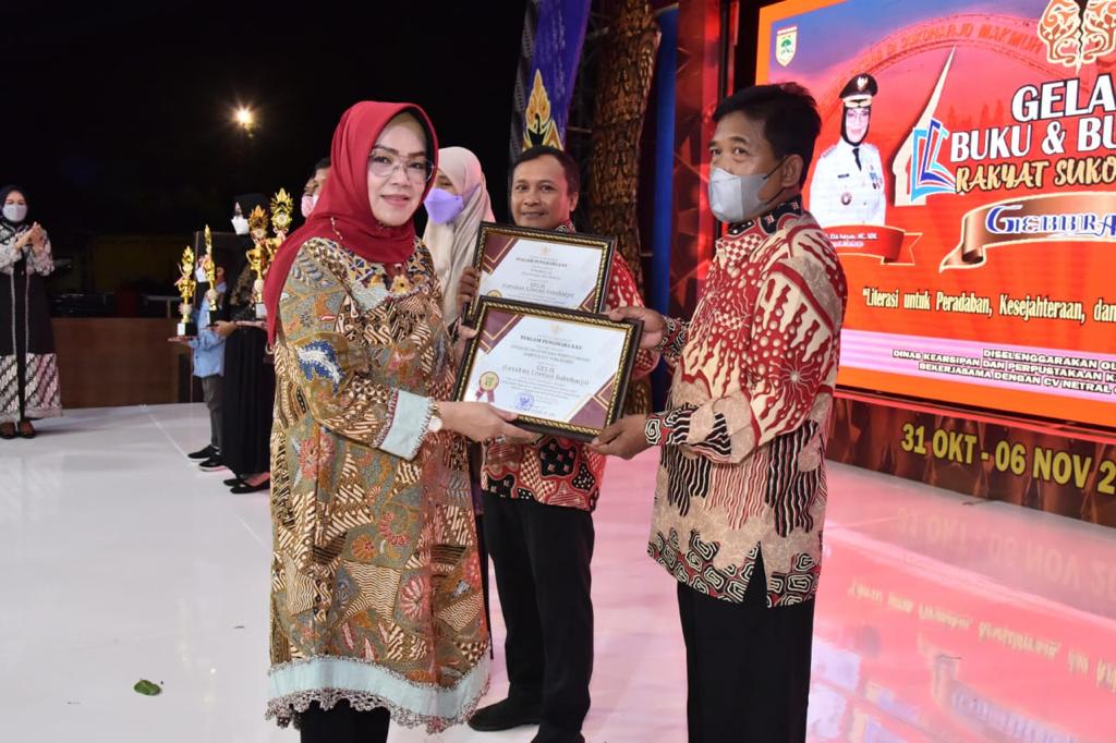 Prihatin Minat Baca Masyarakat Rendah, Bupati Sukoharjo Apresiasi Pameran Buku dan Budaya