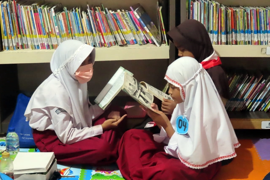 pelajar-perpustakaan-kota-pekalongan.jpg