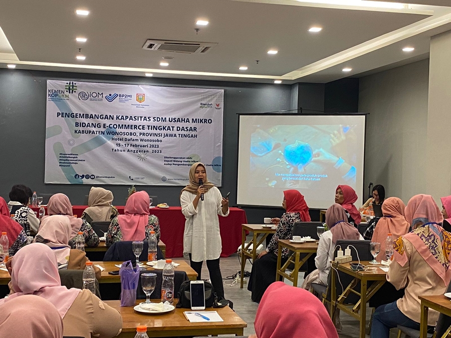 Para Mantan Buruh Migran Asal Wonosobo Dilatih Pengembangan Usaha Berbasis E-Commerce, Ada 30 UMKM