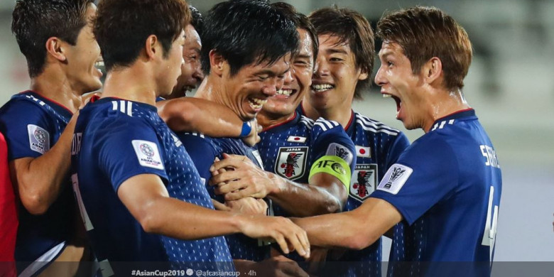 pemain-timnas-jepang-bersuka-cita-usai-timnya-menang-atas-uzbekistan.jpg