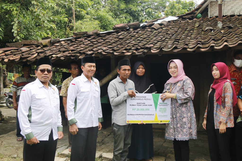 pemberian-bantuan-rehab-rumah-dari-baznas.jpg