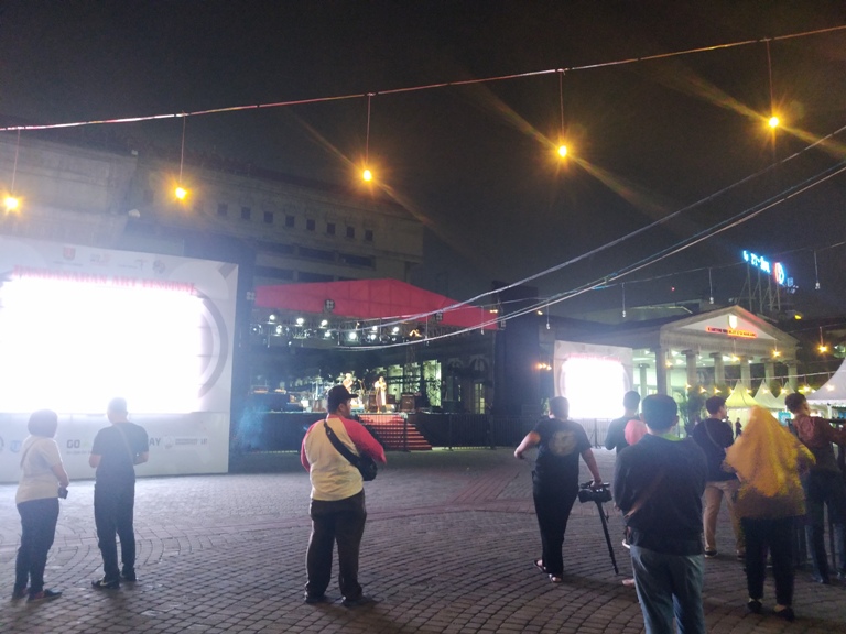 Lagu The Beatles Bergema di Pandanaran Art Festival Semarang Jelang Andra And The Backbone Tampil