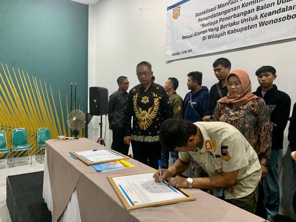 Penandatanganan Komitmen Bersama Penerbangan Balon Udara yang Aman di Wonosobo, Berikut Aturannya