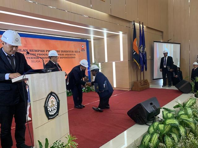 131 Wisudawan Ikuti Pengambilan Sumpah Insinyur di FT Undip Semarang
